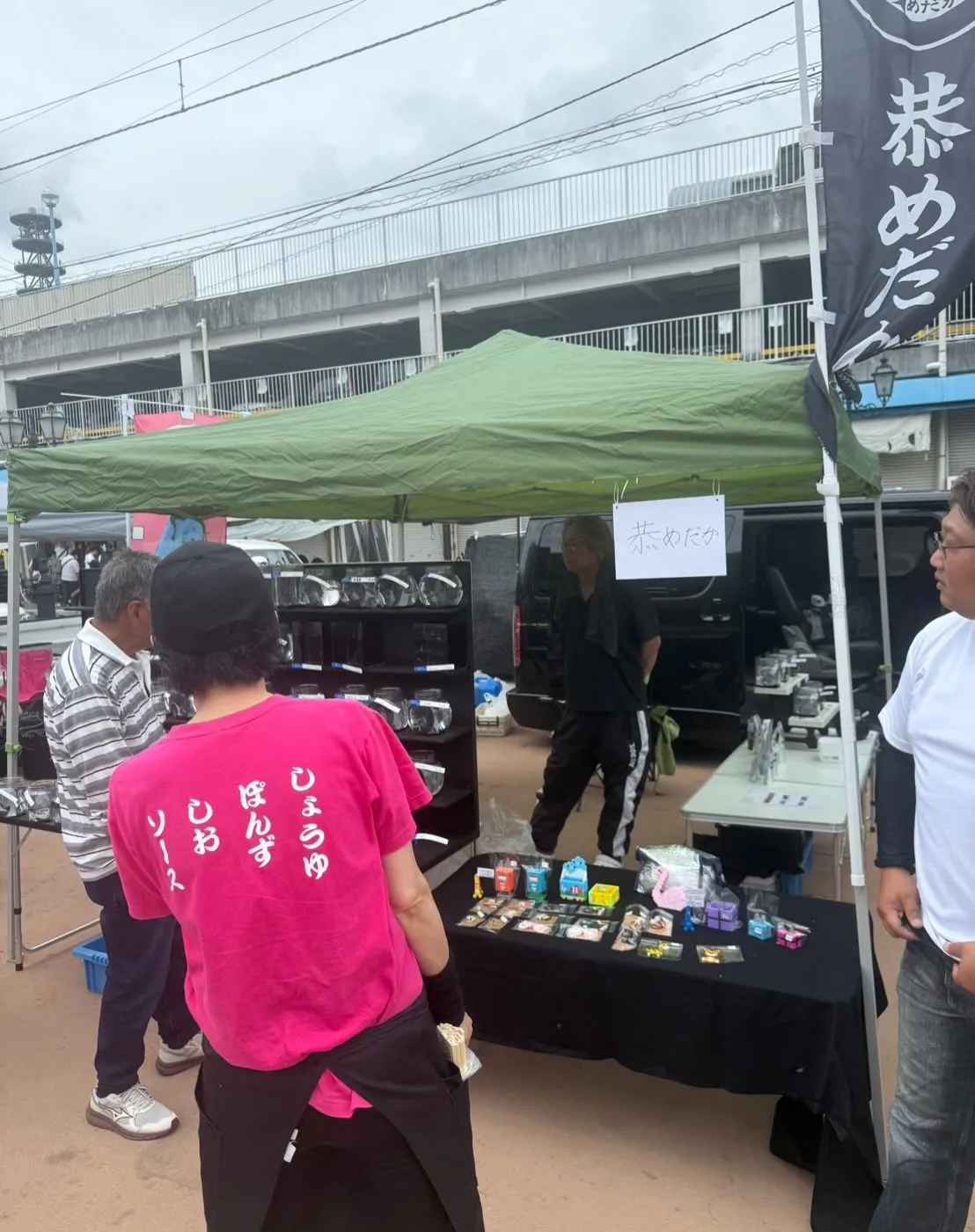 今日の休みは高知のひろめ市場の隣の広場で開催されたメダカのイ...